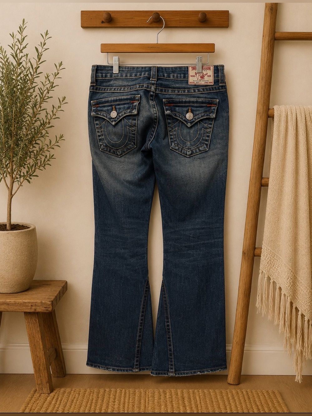 True Religion Joey flare low rise Waist 27 Jean